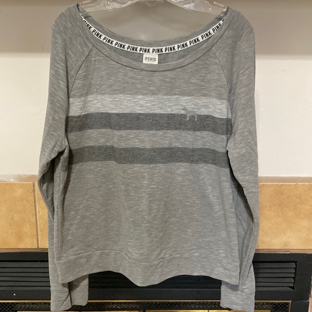 🔴🔴 Victoria’s Secret PINK Women’s Grey Wide Neck Long Sleeve Tee (size M)